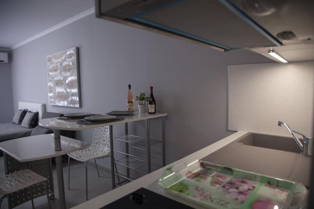 Stylish Studio In Only 50 Meters From Beach ! Ница Екстериор снимка